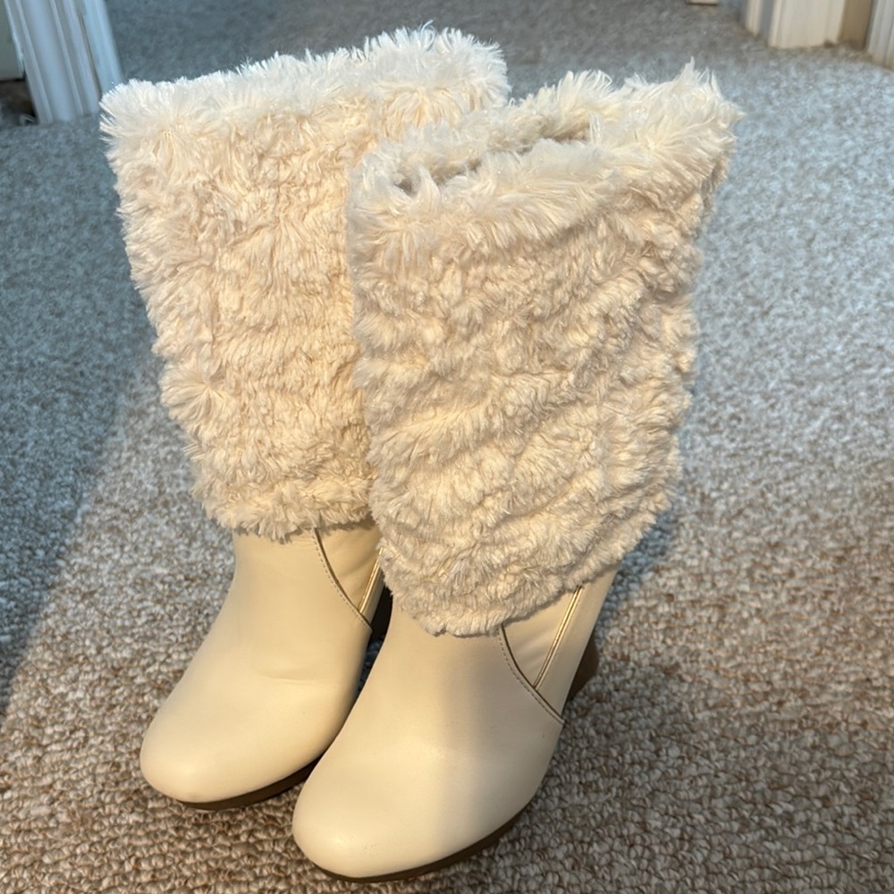 Women's Cream Faux Fur Boots